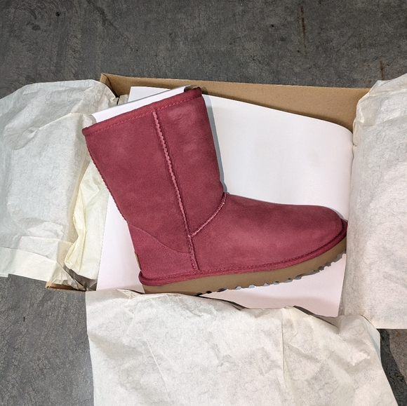 FINAL SALE UGG Classic Short II Garnet New in Box - Picture 5 of 8